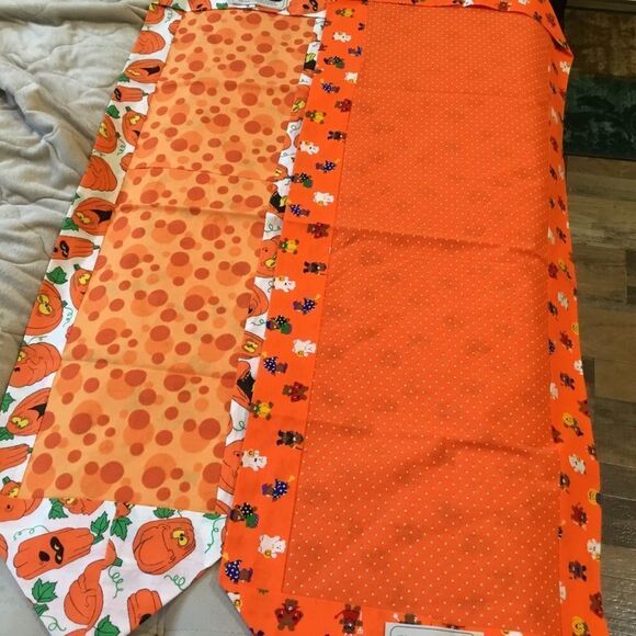 NWT. Hand Crafted Halloween Runners Set of 2 - Picture 1 of 9